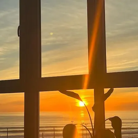 Dreamy Oceanfront Surf Penthouse With Epic Rooftop Apartment *